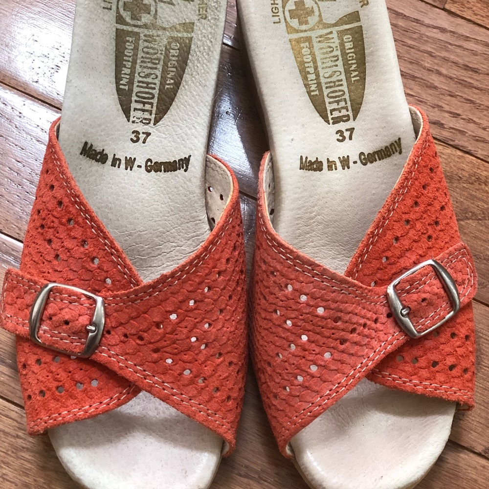 Worishofer - 251 Orange Python Suede